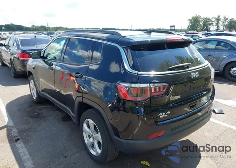 2020 Jeep Compass Latitude 4X4 z USA, uszkodzony, nr VIN 3C4NJDBB5LT155188
